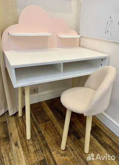 Туалетный столик для девочки