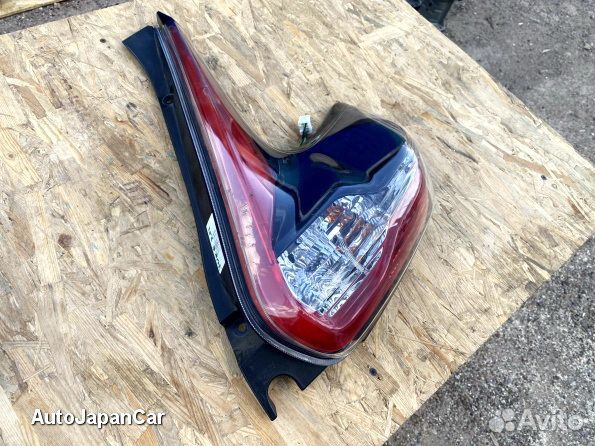Правый фонарь Nissan Juke Ниссан Жук 2014-2019