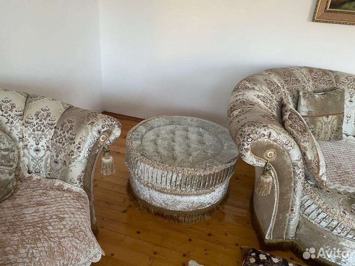 Диван