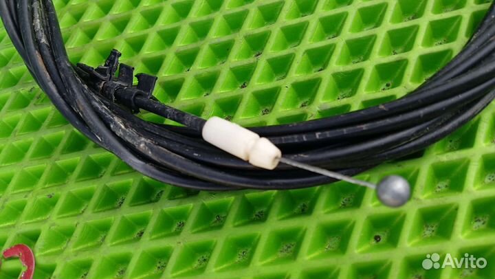 Тросик бензобака багажника geely mk