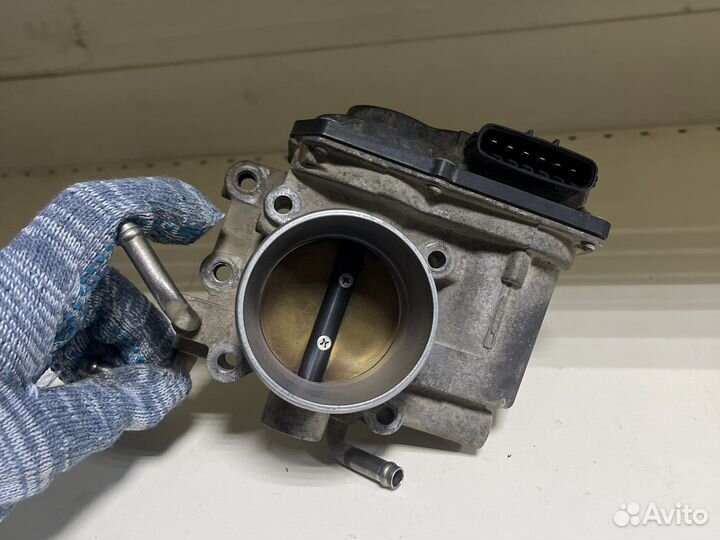 Дроссельная заслонка Toyota Avensis 03-09г