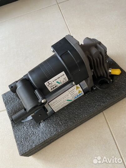 Компрессор пневмоподвески AMK Mercedes ML W164