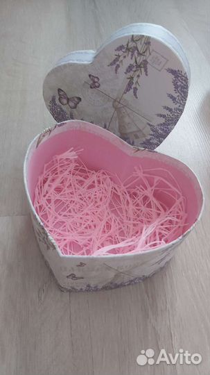 Коробка подарочная и топперы для букетов