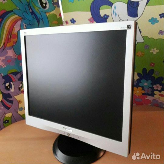 19 дюймовый ЖК монитор Samsung SyncMaster 940n