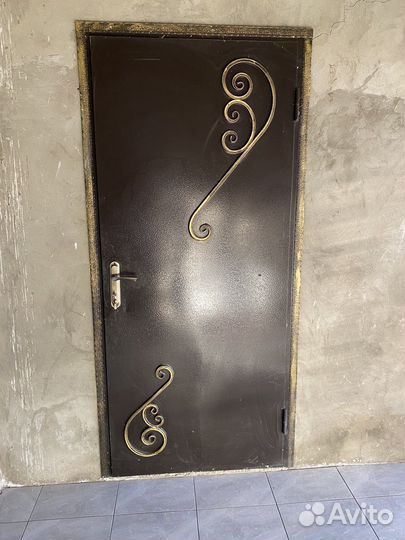 Сейфовая дверь