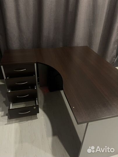 Стол компьютерный письменный с тумбой