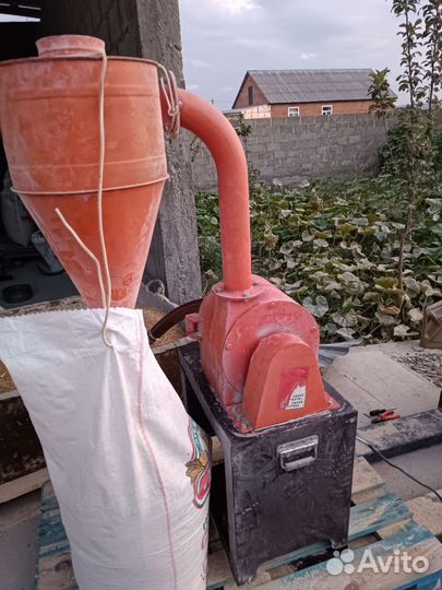 Зернодробилка