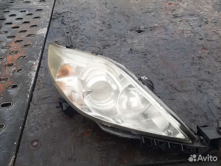 Фара Мазда 5 2007-2010 год рестайлинг