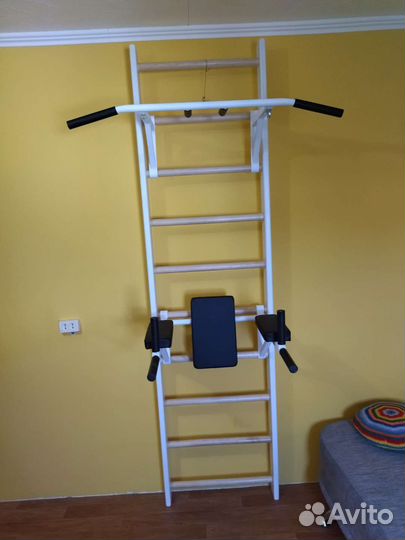 Шведская стенка с турником и брусьями