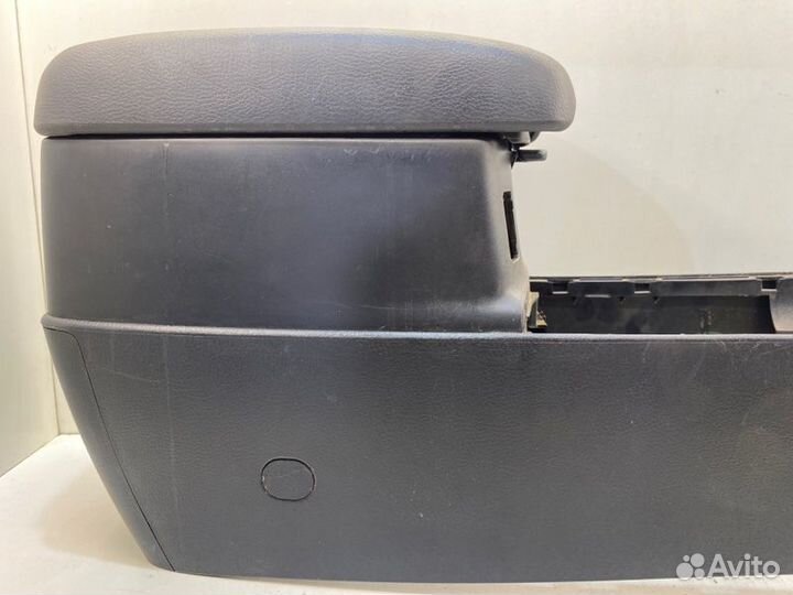 Подлокотник Mazda 6 седан GG 2.0 2003