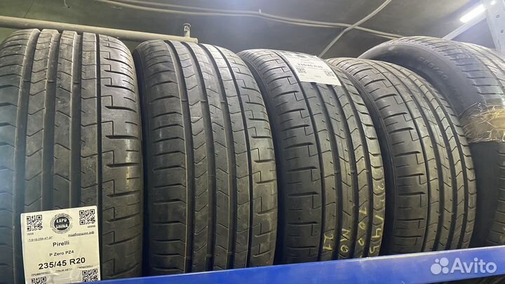 Pirelli P Zero PZ4 235/45 R20