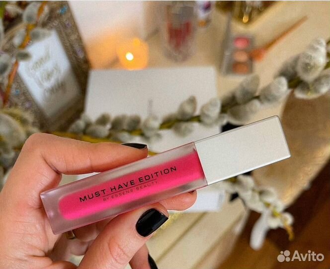 Стойкая матовая помада, которая не сушит губы