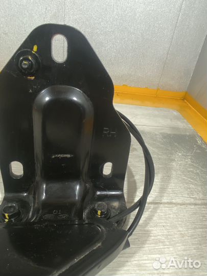 Нижний механизм сдвижной двери Hyundai starex,H-1