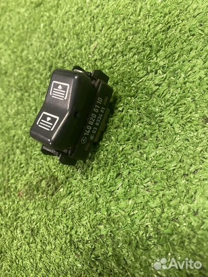 Кнопка электрошторки задней Mercedes-Benz S w140