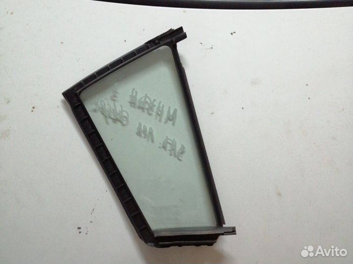 Форточка задней левой двери мазда 3 бк