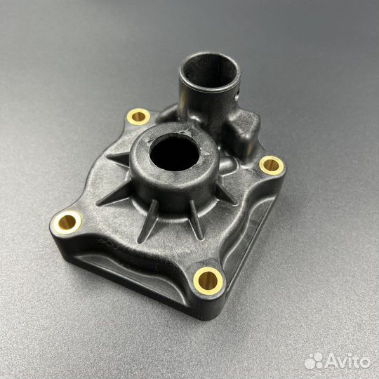 Корпус помпы охлаждения Suzuki DF40-60(A) (Suzuki)