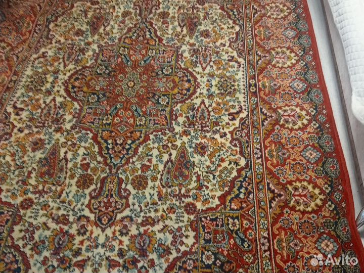 Ковер шерстяной