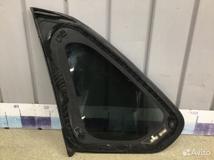 Стекло кузовное глухое правое Toyota RAV 4 2018