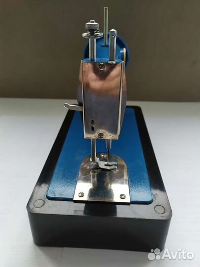 Детская швейная машина