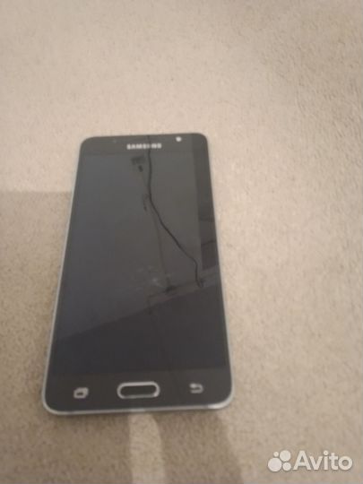 Телефон Samsung J5
