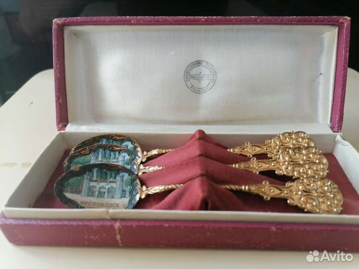 Набор и ложечки с эмалью