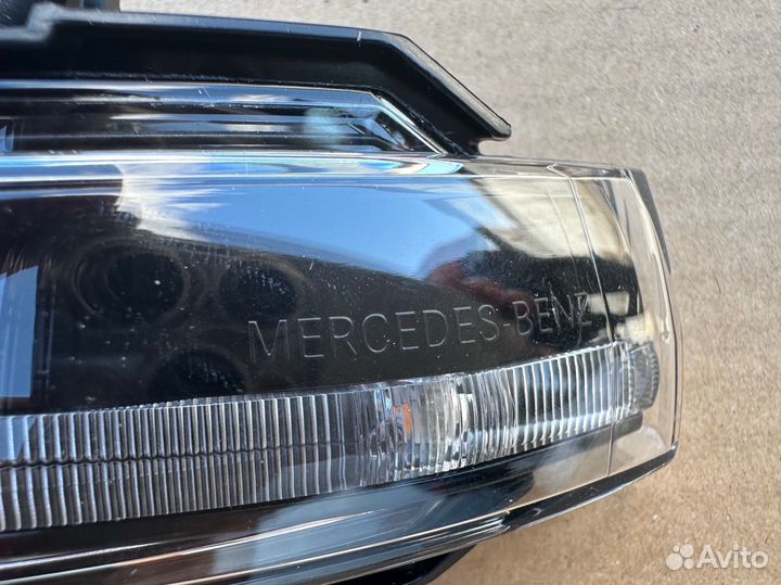 Повторитель поворота в зеркало Mercedes-Benz