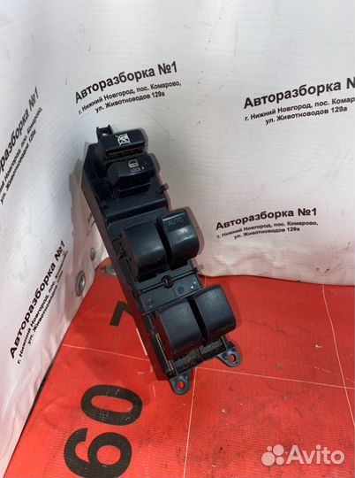 Блок управления стеклоподъемниками Toyota Rav4 30