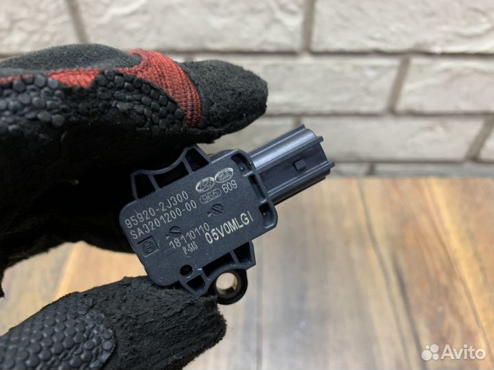 Kia Mohave Датчик AIR BAG бокового удара