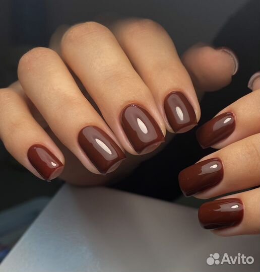 Маникюр с покрытием гель-лаком