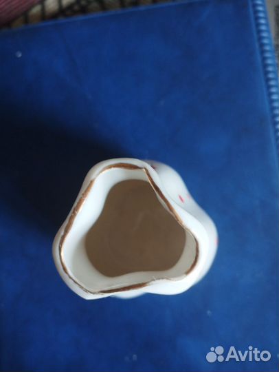 Вазочка под цветы 9*5 в хорошем состоянии