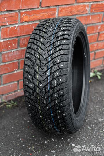 Zmax Winternova Stud II 235/35 R19 91T