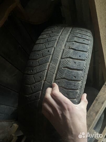 Continental ContiVikingContact 2 215/60 R16