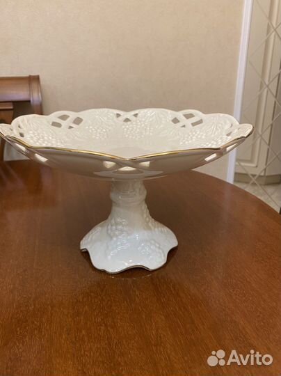 Новая ваза на ножке, Англия, фирма Lefard