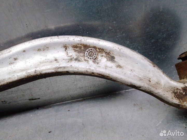 Рычаг передний нижний левый задний Volkswagen