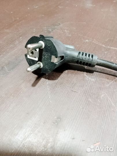 Шнур электрический с угловой вилкой