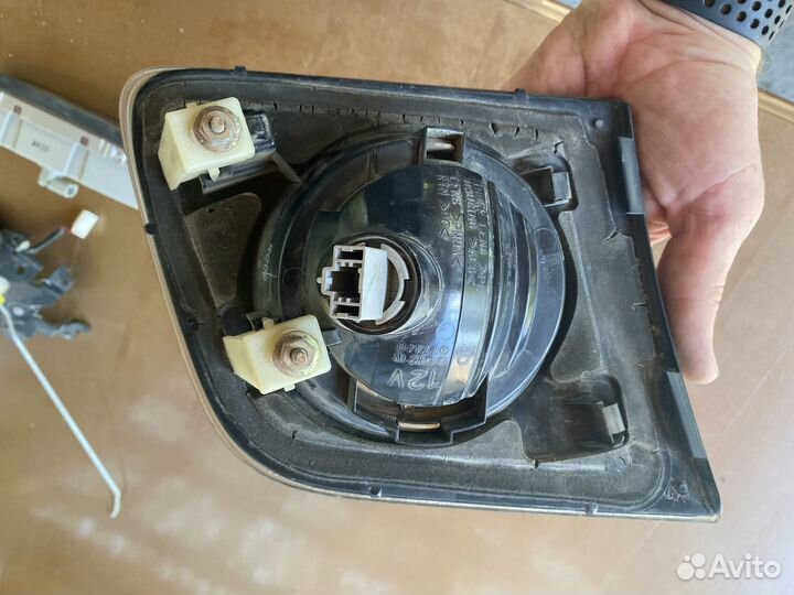 Задний правый фонарь mazda 3