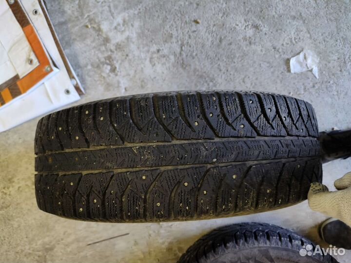 Bridgestone Ice Cruiser 7000 195/65 R15