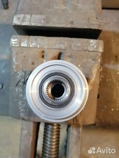 Обгонная муфта генератора