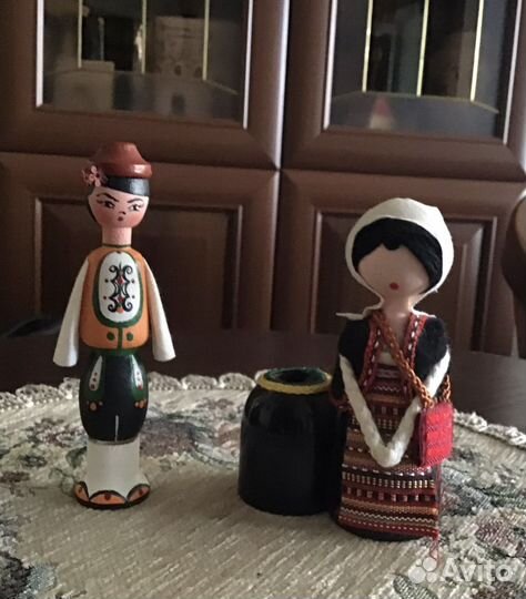 Балканские куклы в национальных костюмах дерево