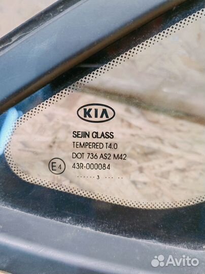 Стекло кузовное глухое левое Kia Ceed