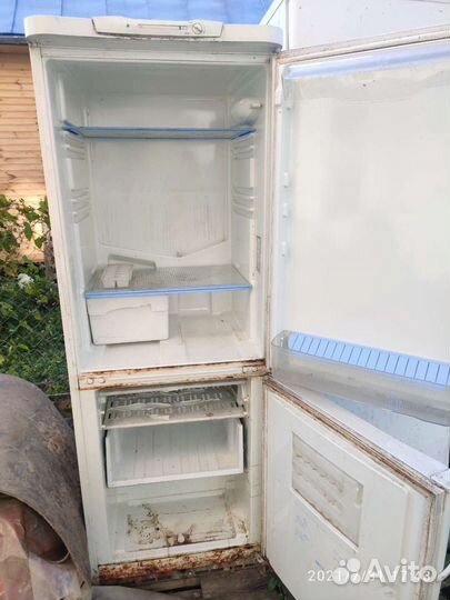 Аксессуары к холодильнику indesit и Beko