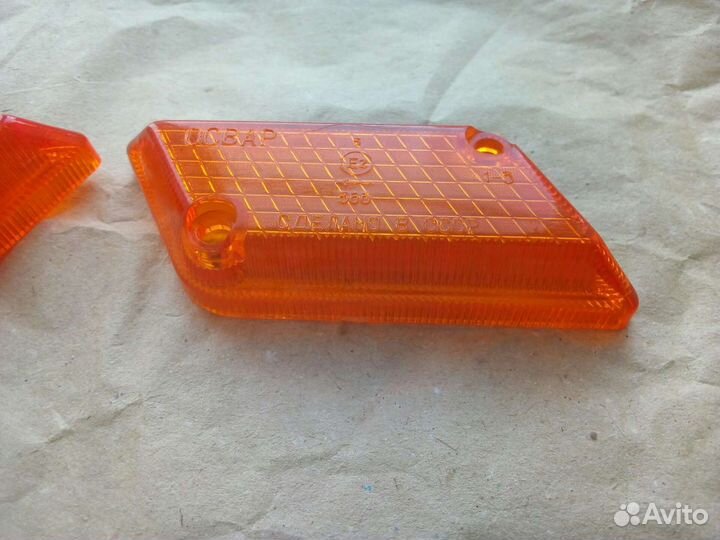 Стекла поворотников ваз 2103