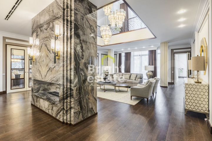 Дом 967,9 м² на участке 34,3 сот.