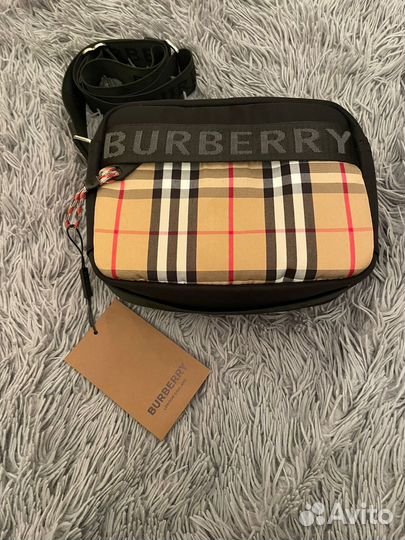 Сумка burberry мужская едет к покупателю