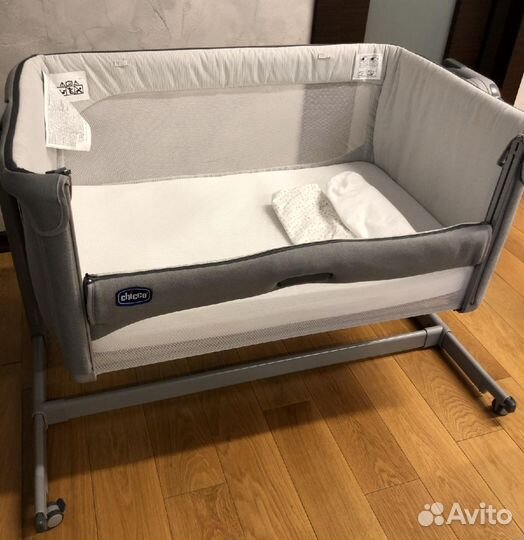 Колыбель Chicco Next2Me Magic и комбезики