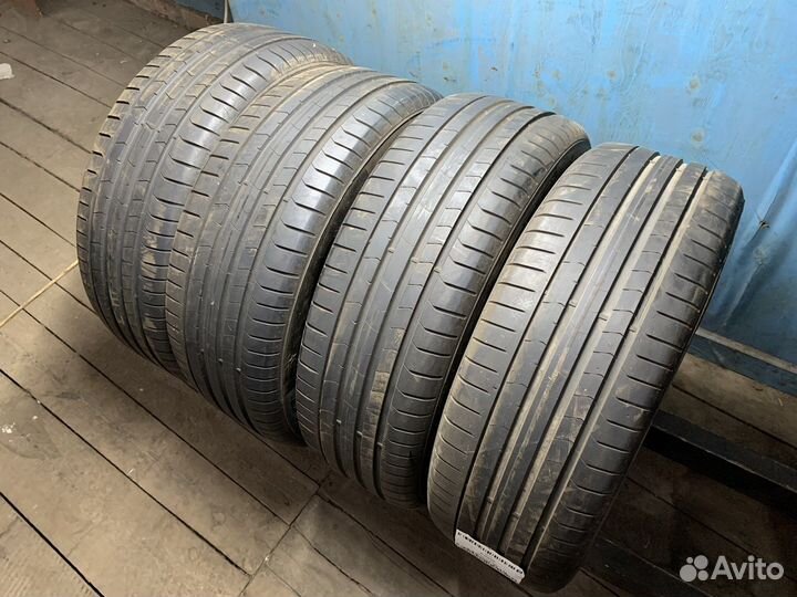Pirelli P Zero PZ4 225/50 R18