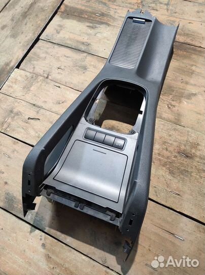 Центральная консоль Golf 5 Jetta