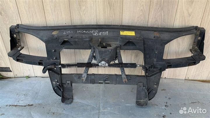 Панель передняя телевизор от Ford Mondeo III 2000