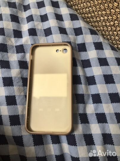 Чехол на iPhone 7