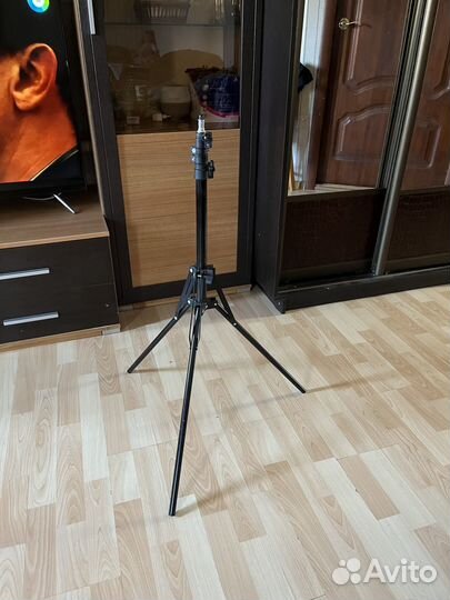 Стойка (штатив) для фотоаппарата 1,9 м